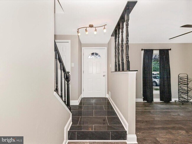 Building Photo - 14004 Daleshire Way