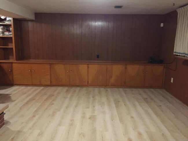 Building Photo - 4815 Woodland Ave