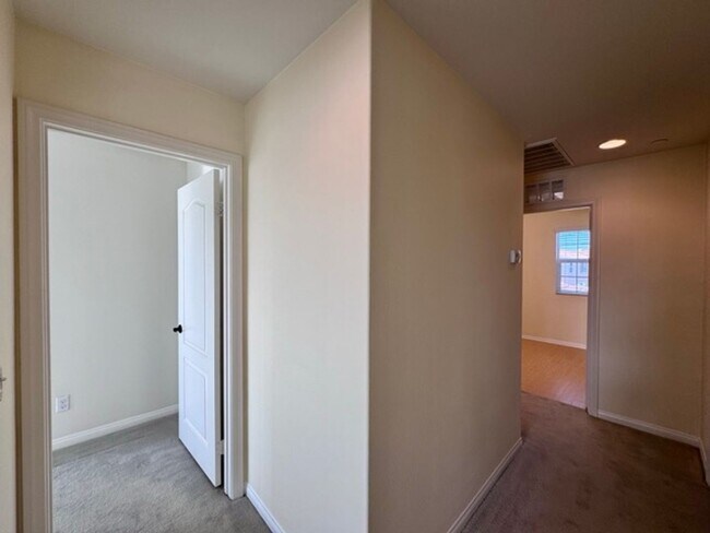 Building Photo - Welcome to this stunning 5 bedroom home fo...