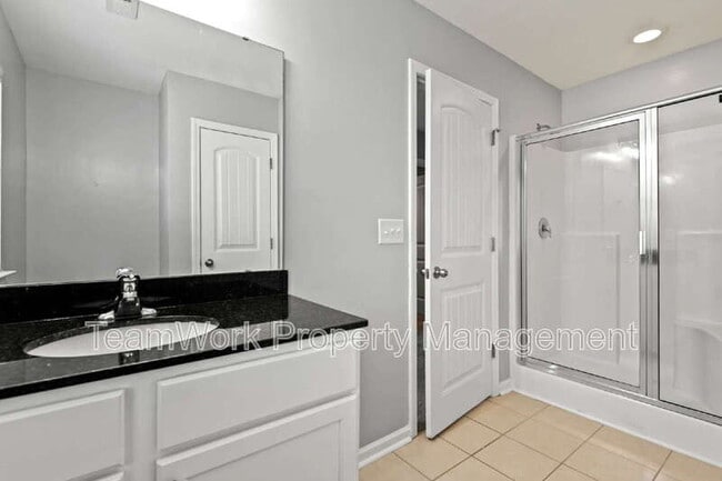 Building Photo - 526 Truman Dr