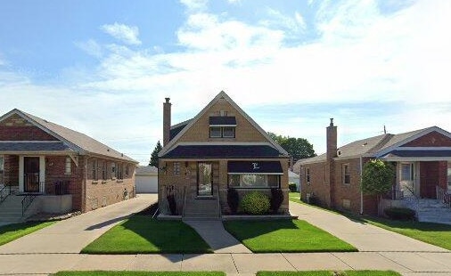 Primary Photo - 8229 S Whipple St