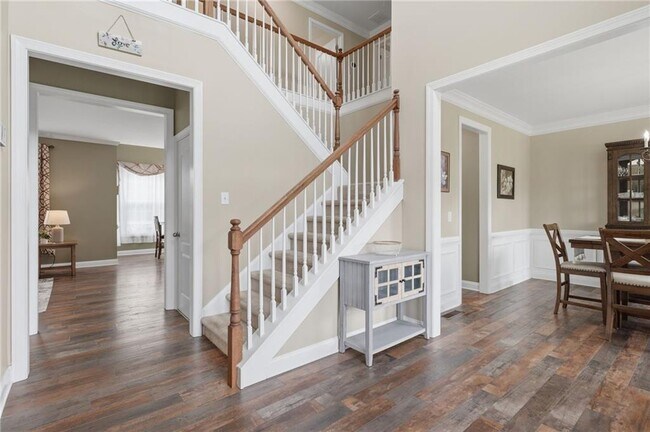 Building Photo - 8205 Applewood Ct