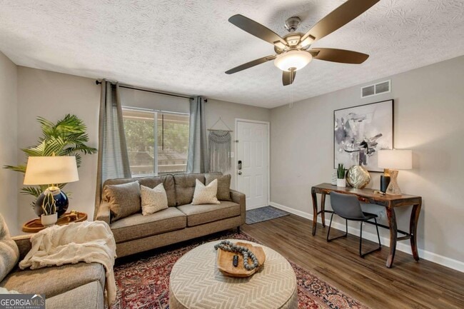 Building Photo - 4375 Coopers Creek Dr SE
