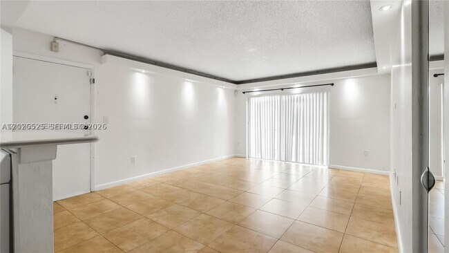 Building Photo - 7200 Fairway Dr