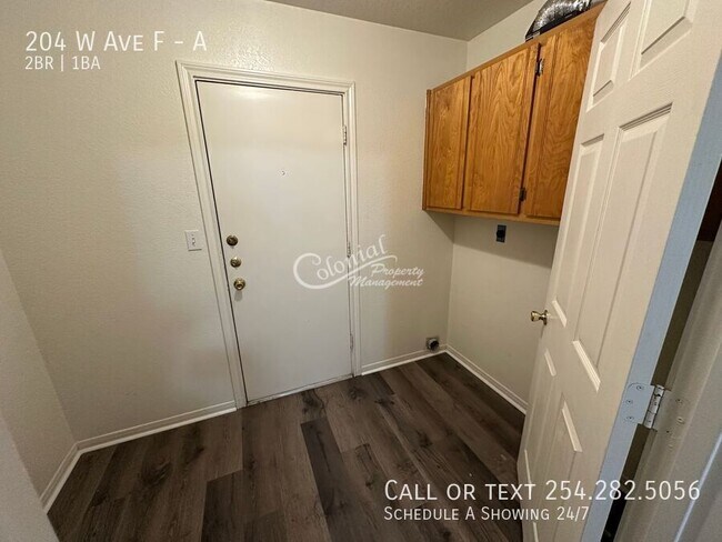 Building Photo - 204 W Avenue F