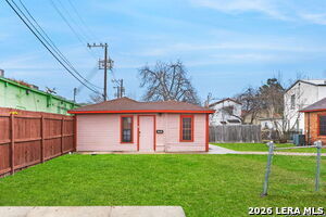 Building Photo - 3106 N Zarzamora St