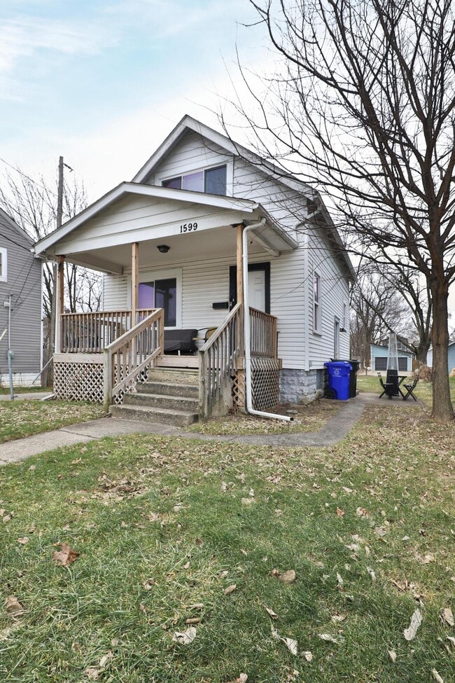 Building Photo - 1599 Mooberry St