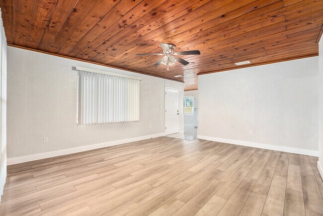 Building Photo - 5305 Whiteway Dr