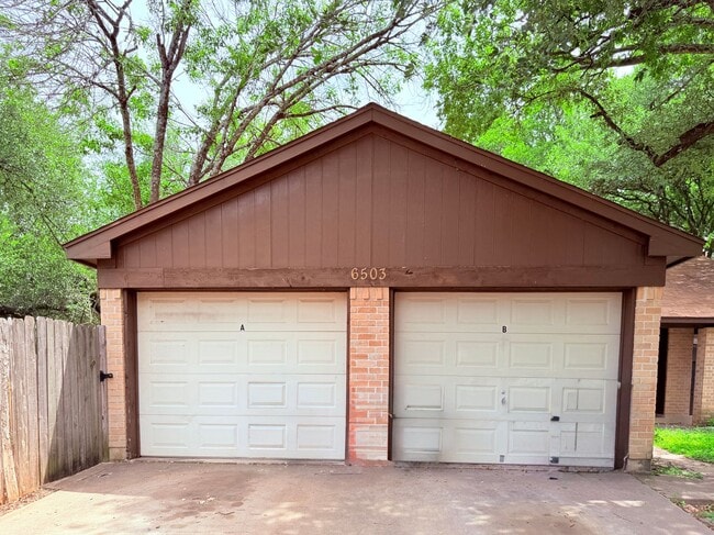 Building Photo - 6503 Columbia Oaks Ct