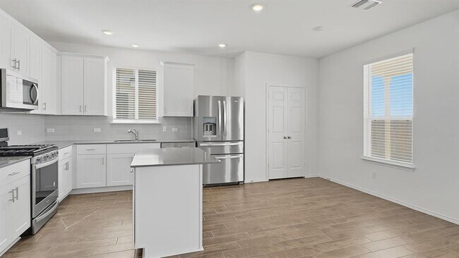 Building Photo - 1625 Brimhurst Dr