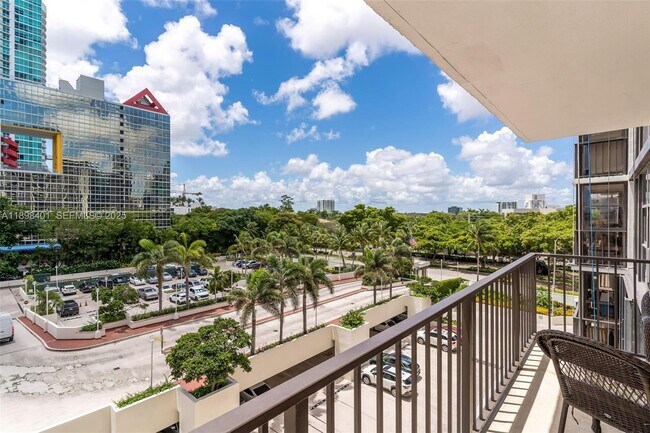 Building Photo - 1915 Brickell Ave