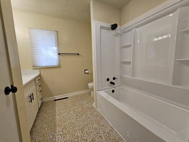 Building Photo - Charming 3-Bedroom Home Across from UCCS –...