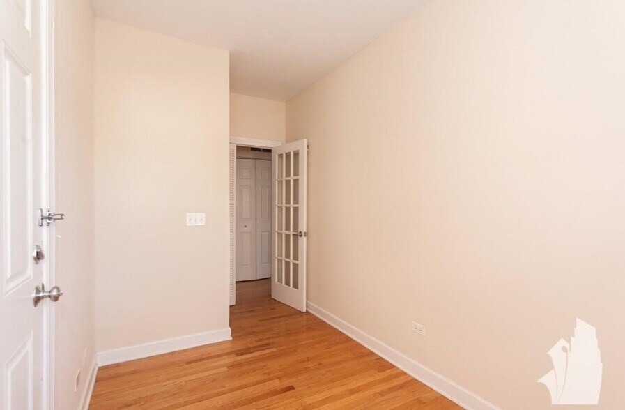 Building Photo - 3244 N Clifton Ave