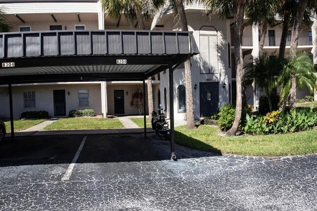 Building Photo - 8693 Bardmoor Blvd