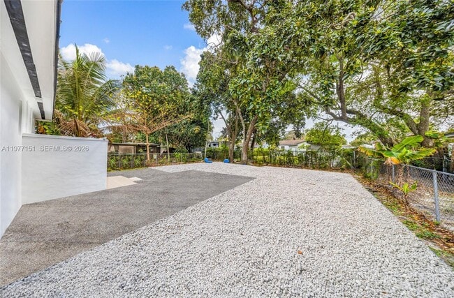 Building Photo - 250 NW 98th St