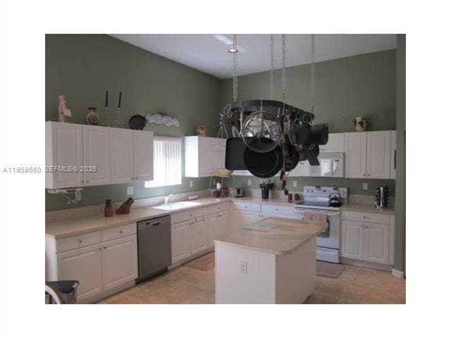 Building Photo - 9468 SW 221st Ln