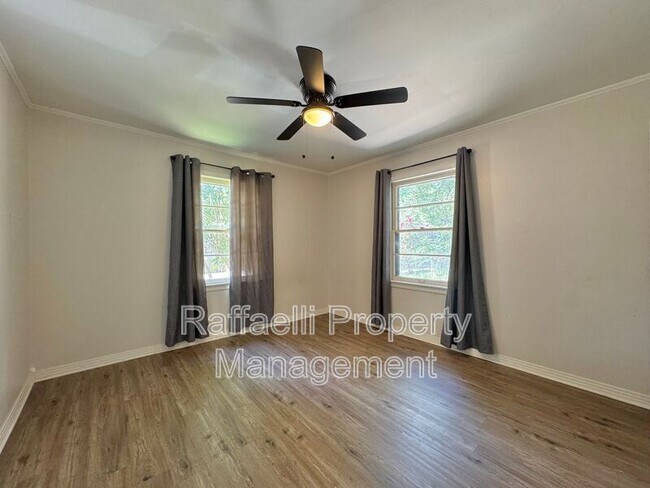 Building Photo - 3901 Wood St