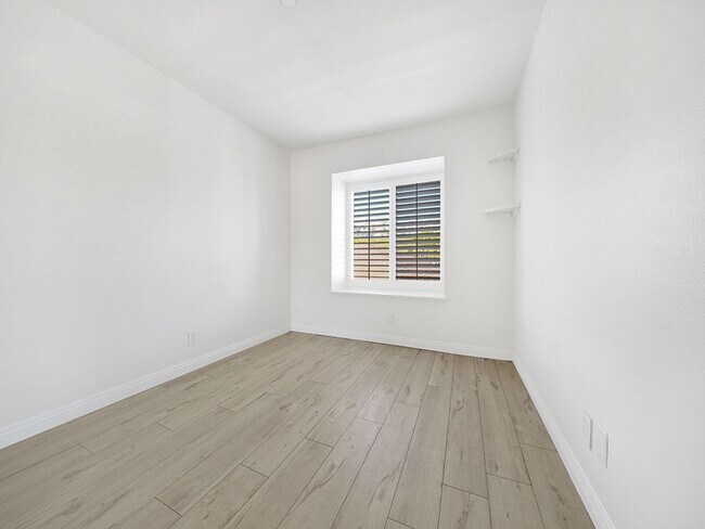 Building Photo - Prime San Clemente 3 Bedroom / 2.5 Bathroo...