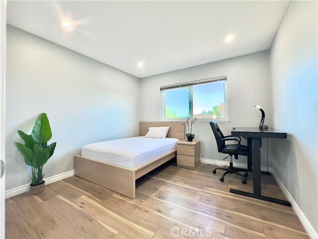 Building Photo - 9256 Crocus Ave