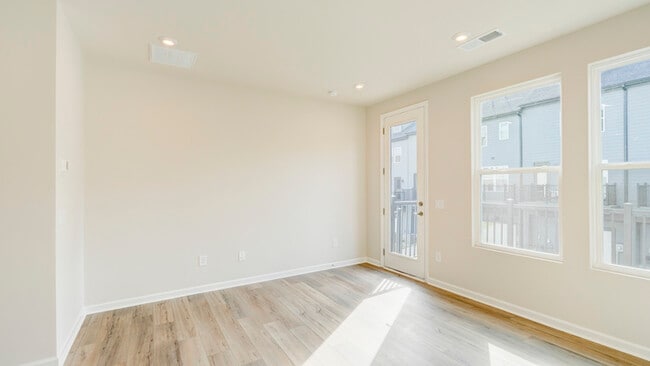 Building Photo - 5509 Swaling St