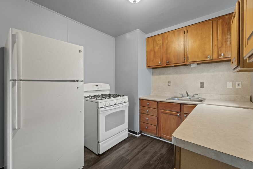 Building Photo - 6832 Cornell St