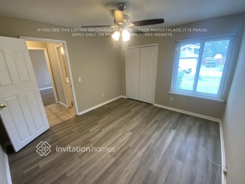 Building Photo - 2171 Aztec Dr W