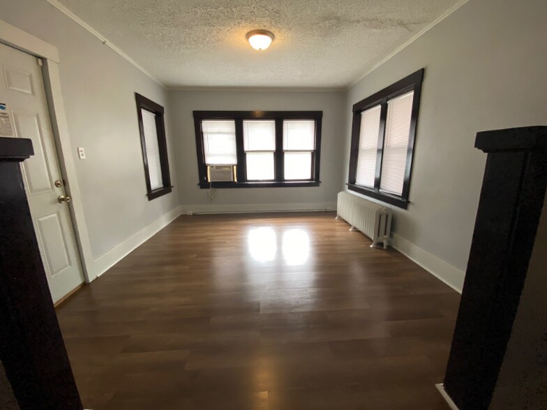 Building Photo - 1405 S 10th St