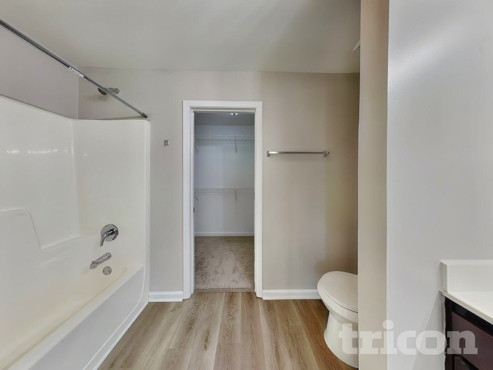 Building Photo - 646 Nonsuch Way