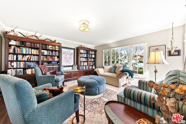 Building Photo - 401 N McCadden Pl