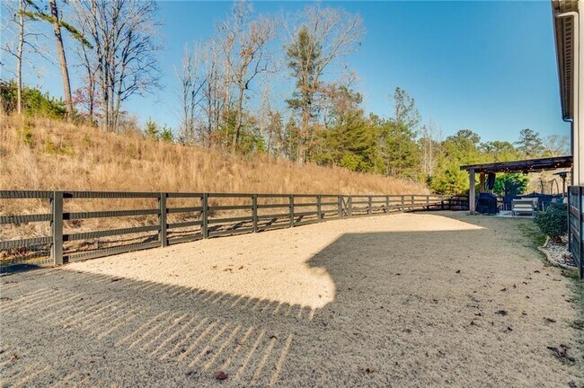 Building Photo - 1855 Kingsbury Dr