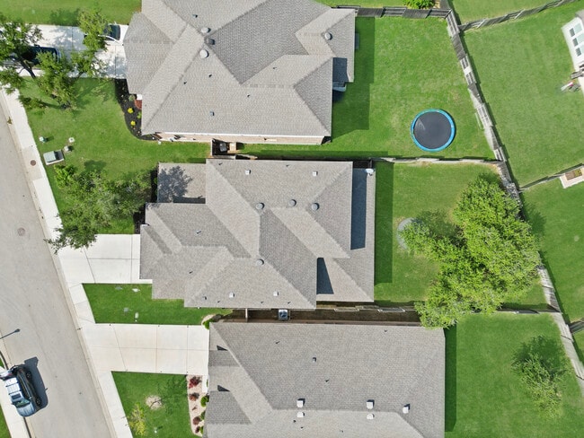 Building Photo - 601 Pinnacle View Dr