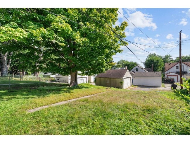 Building Photo - 2500 N Thomas Ave