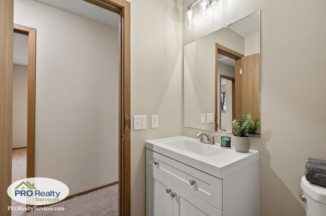 Building Photo - 3 Bedroom House In St. Francis