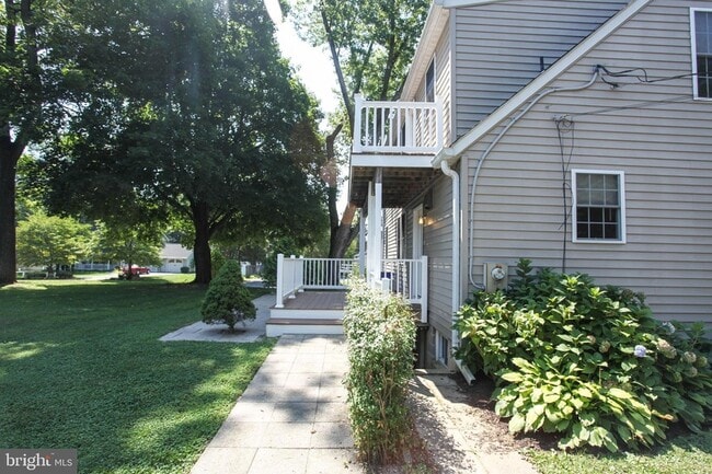 Building Photo - 3263 St Johns Ln
