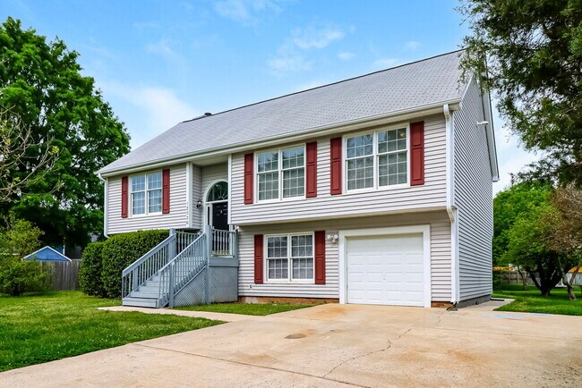 Building Photo - 12026 Lazy Willow Ln