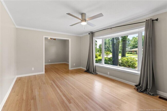 Building Photo - 221 Palomar St