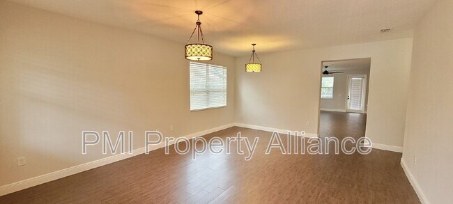 Building Photo - 10114 Stratford Pointe Ave