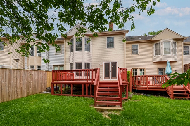 Building Photo - 7 Willwood Ct