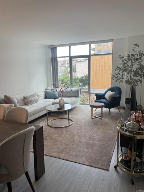 Building Photo - 425 W Beech St