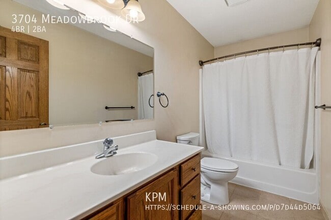Building Photo - 3704 Meadowbrook Dr