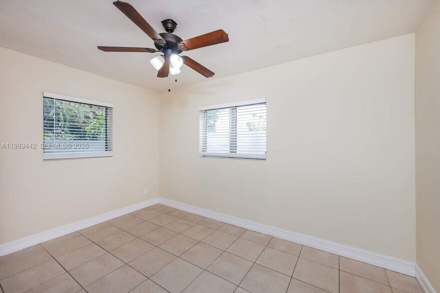 Building Photo - 1511 NE 205th Terrace