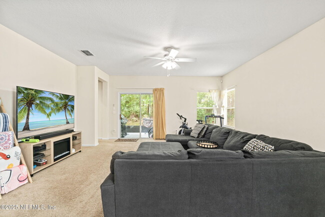 Building Photo - 300 Auburn Oaks Rd E