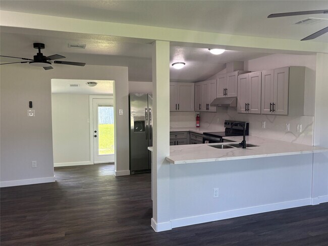 Building Photo - 55 Periwinkle Ct