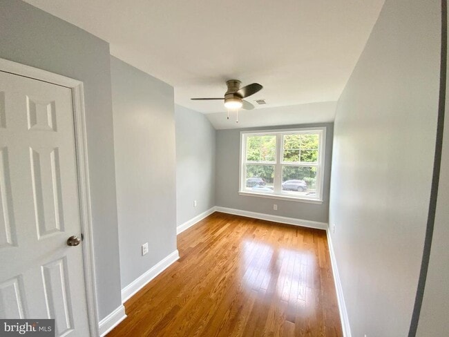 Building Photo - 1318 Ingraham St NW