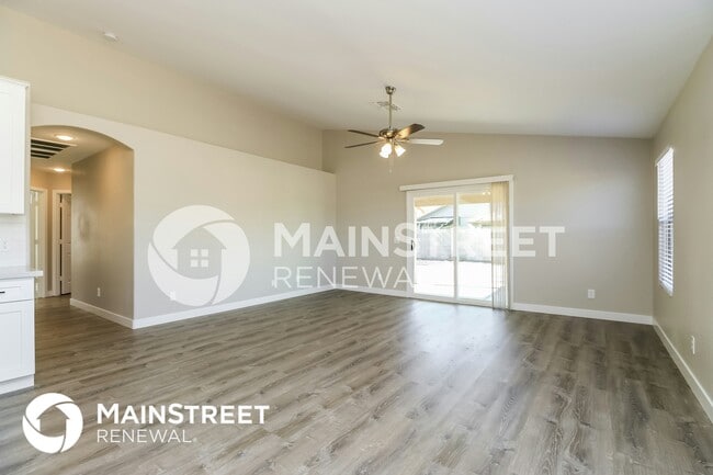 Building Photo - 8402 S 20th Pl