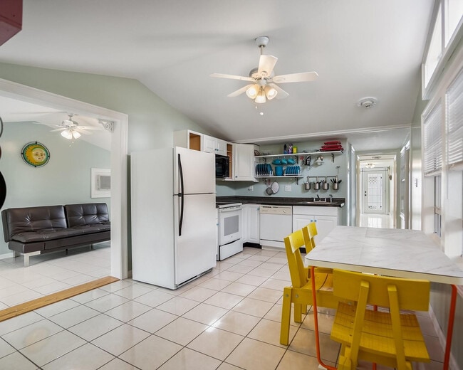 Building Photo - 1680 SW 84th Ave