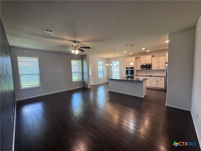 Building Photo - 1310 Stonewall Ridge
