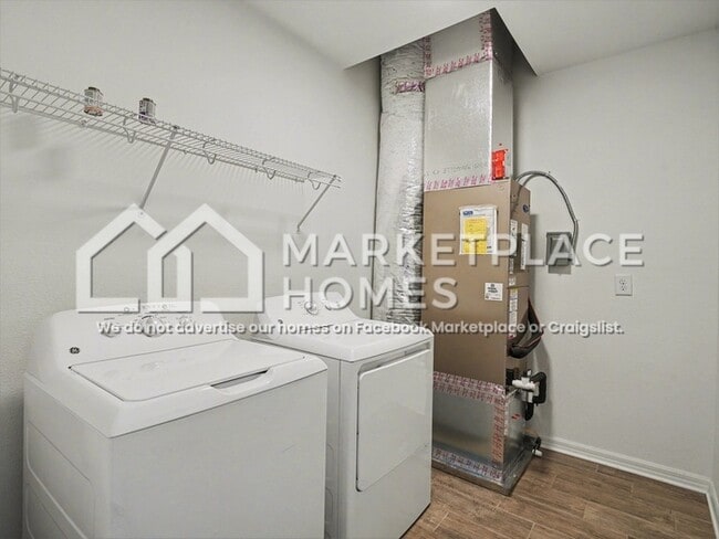 Building Photo - 5216 Senza Trl