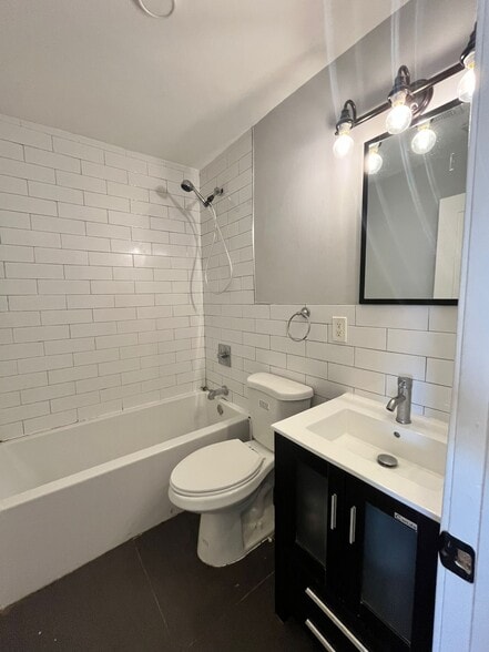 Unit 2 - 51 Jewett Ave