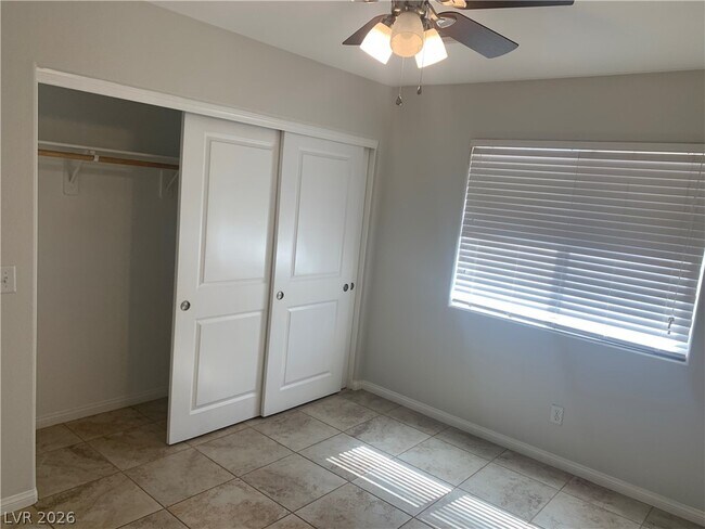 Building Photo - 548 Zuber Ave